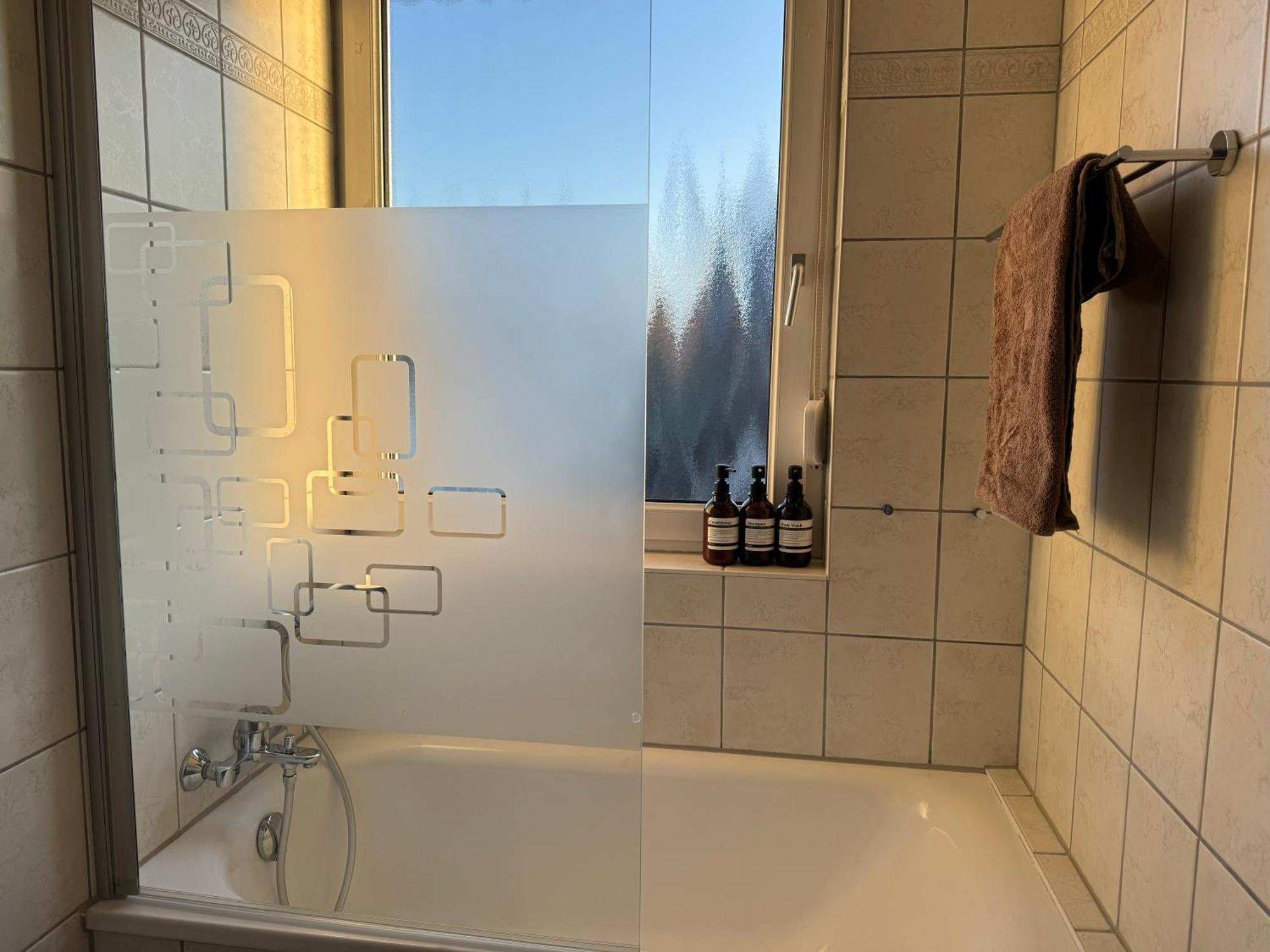 Ruhrpott Residenz - 3 Zimmer Suite - 70Qm Mit Balkon Oberhausen  Ngoại thất bức ảnh